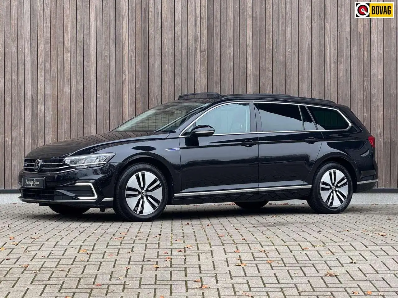 Photo 1 : Volkswagen Passat 2021 Hybrid