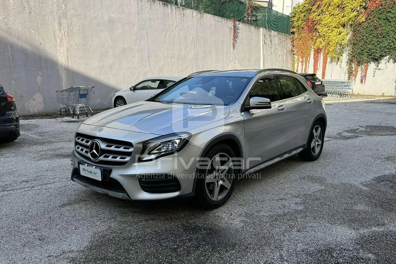 Photo 1 : Mercedes-benz Classe Gla 2019 Petrol