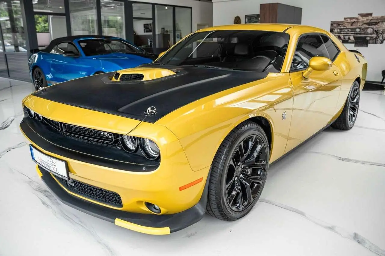 Photo 1 : Dodge Challenger 2021 Petrol