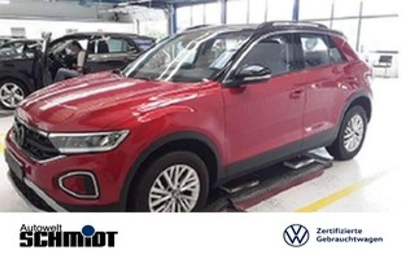 Photo 1 : Volkswagen T-roc 2023 Essence