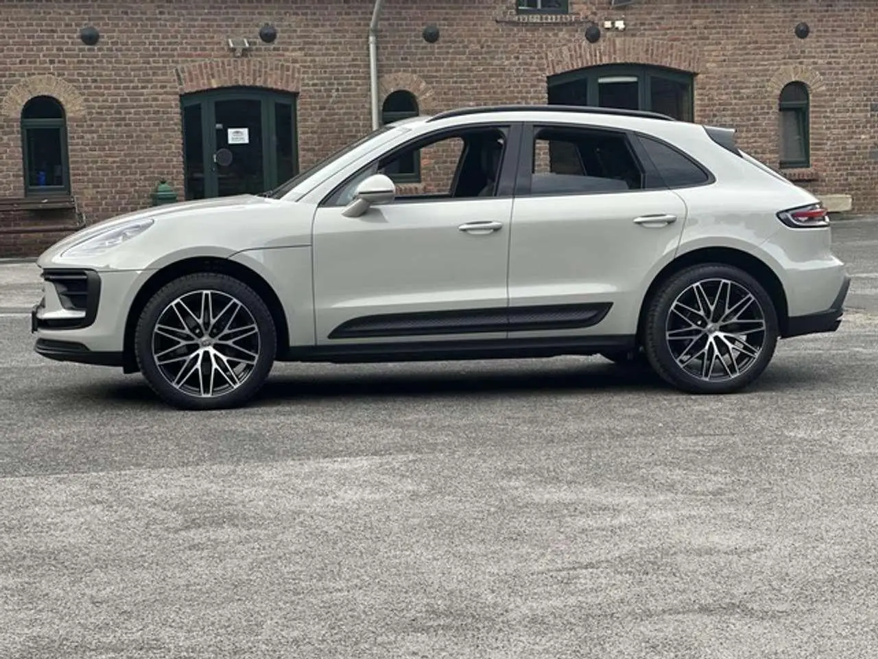 Photo 1 : Porsche Macan 2024 Petrol