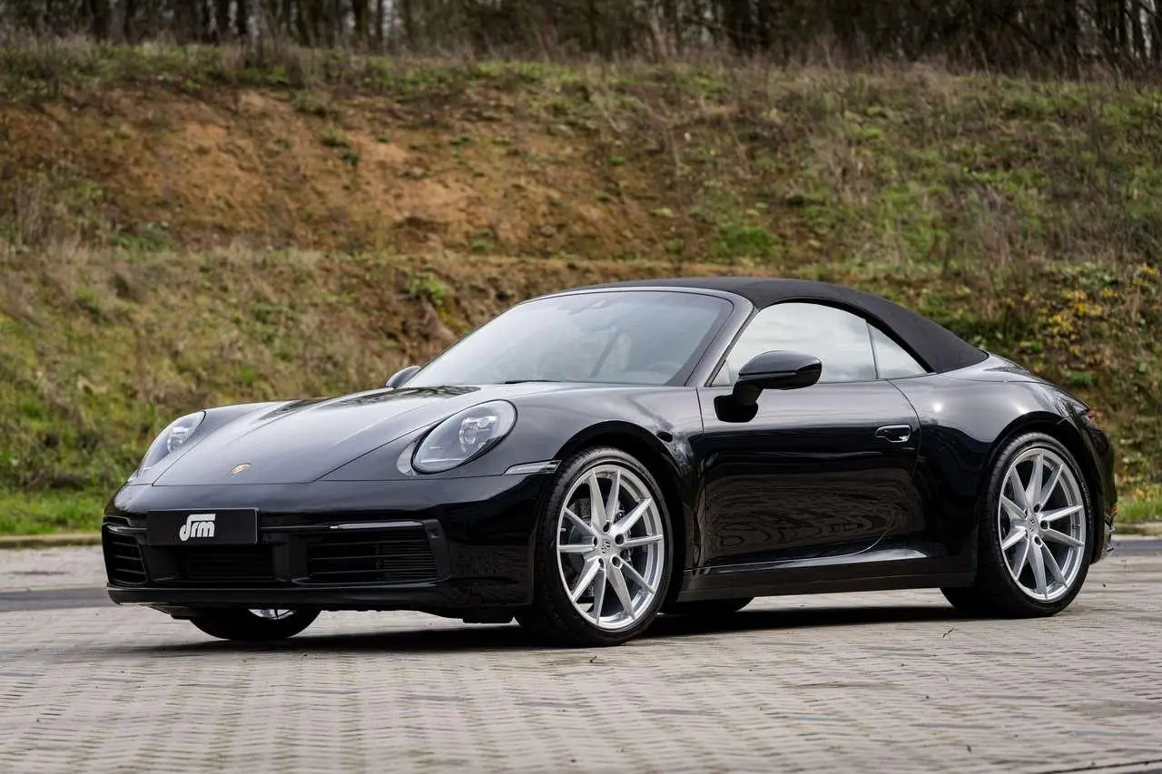 Photo 1 : Porsche 992 2020 Petrol