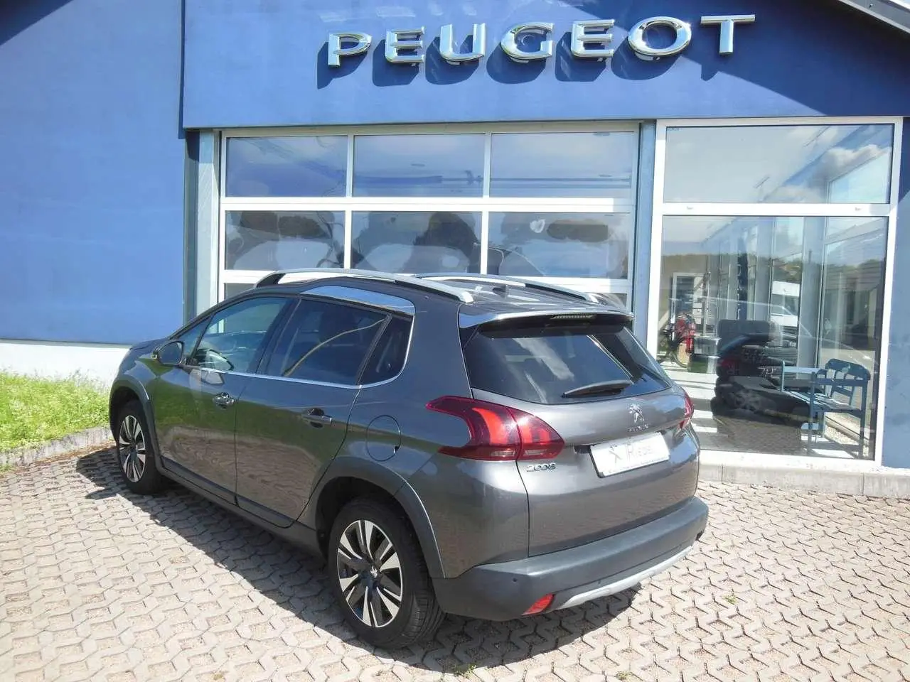 Photo 1 : Peugeot 2008 2018 Essence