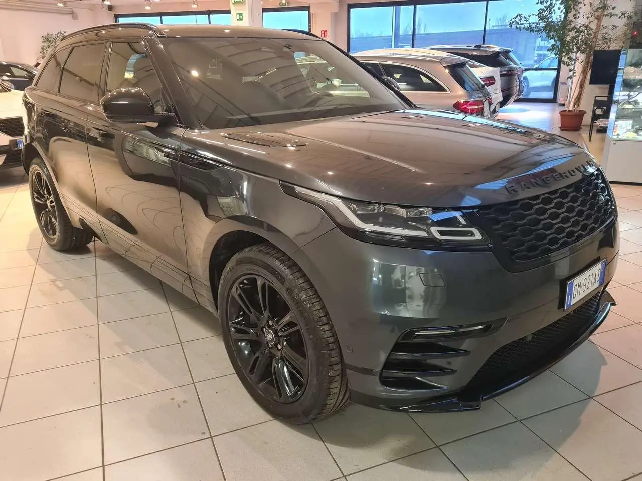 Photo 1 : Land Rover Range Rover Velar 2021 Hybrid