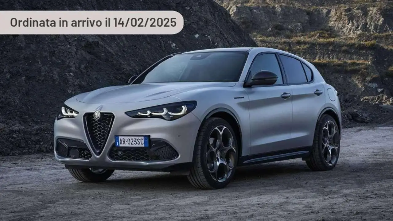 Photo 1 : Alfa Romeo Stelvio 2024 Essence