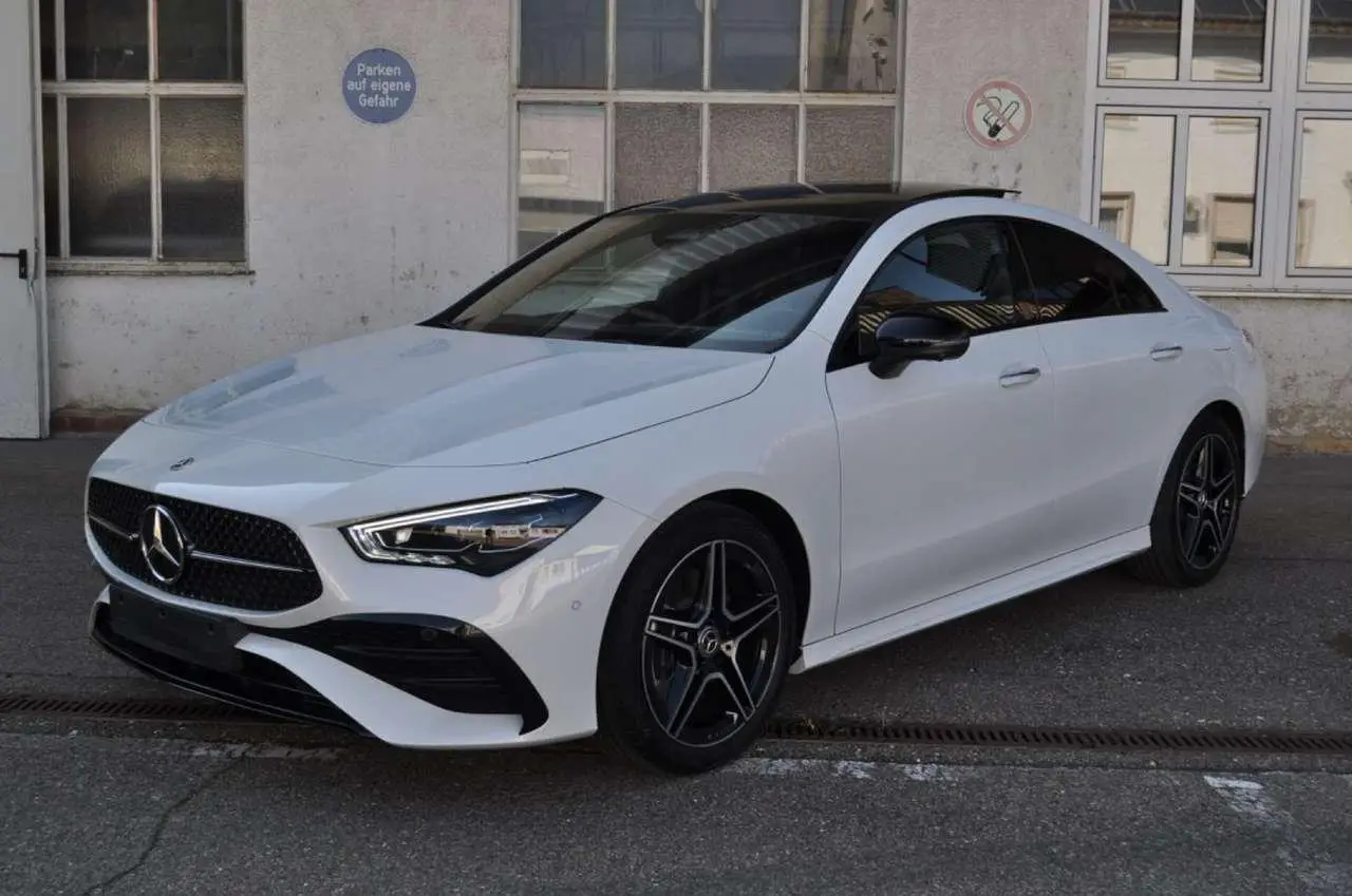 Photo 1 : Mercedes-benz Classe Cla 2024 Petrol