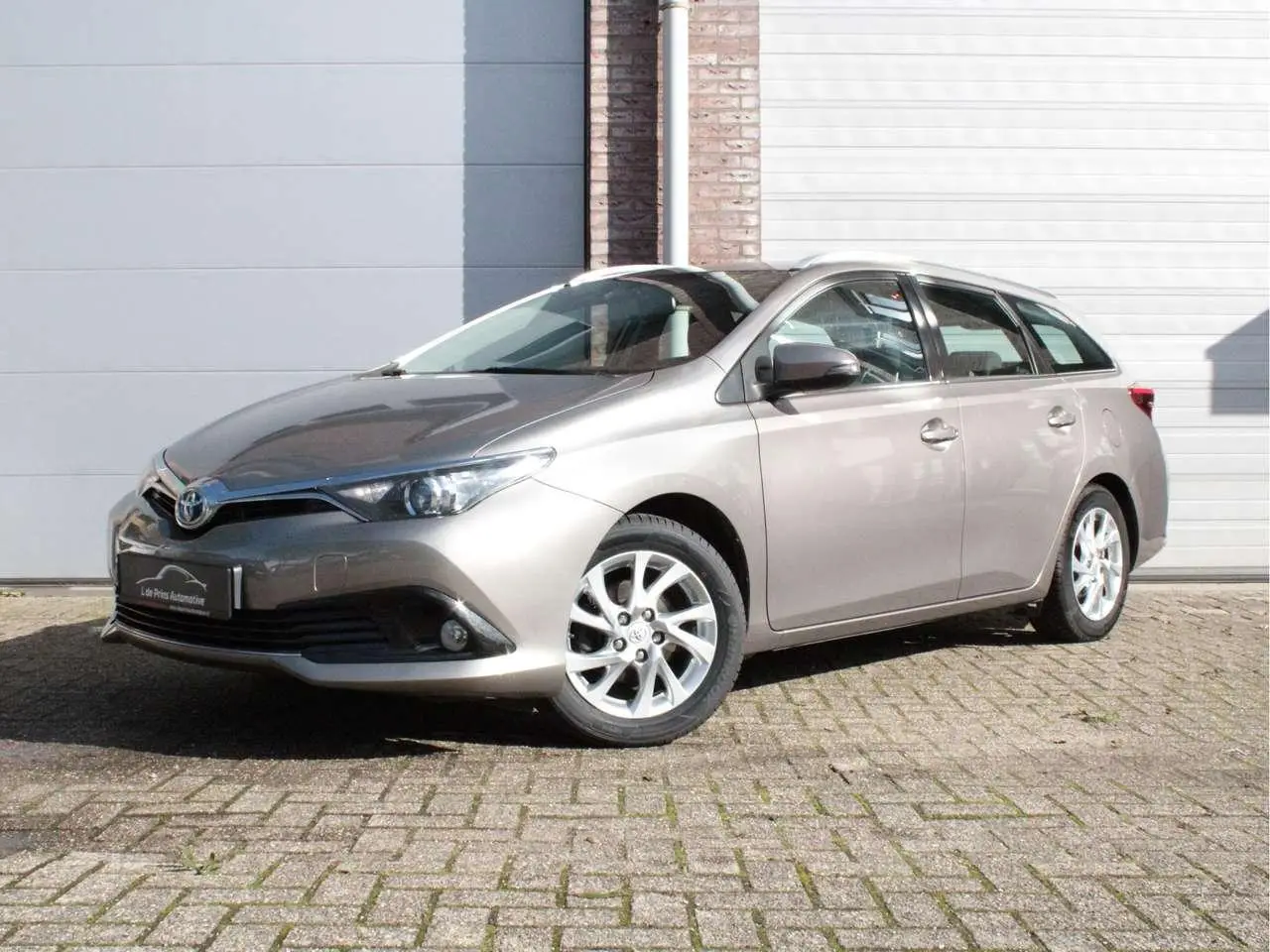 Photo 1 : Toyota Auris 2017 Hybrid