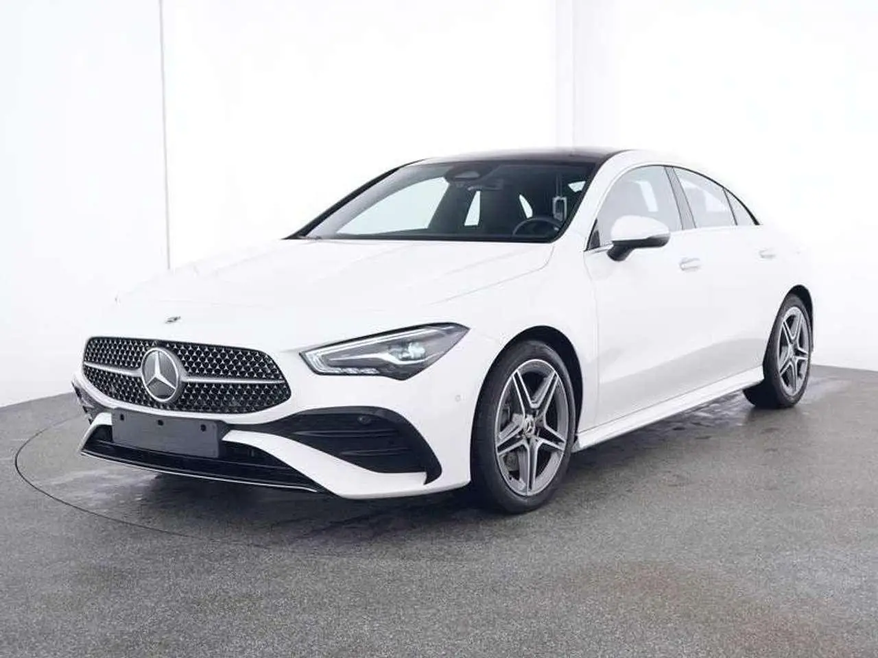 Photo 1 : Mercedes-benz Classe Cla 2023 Petrol