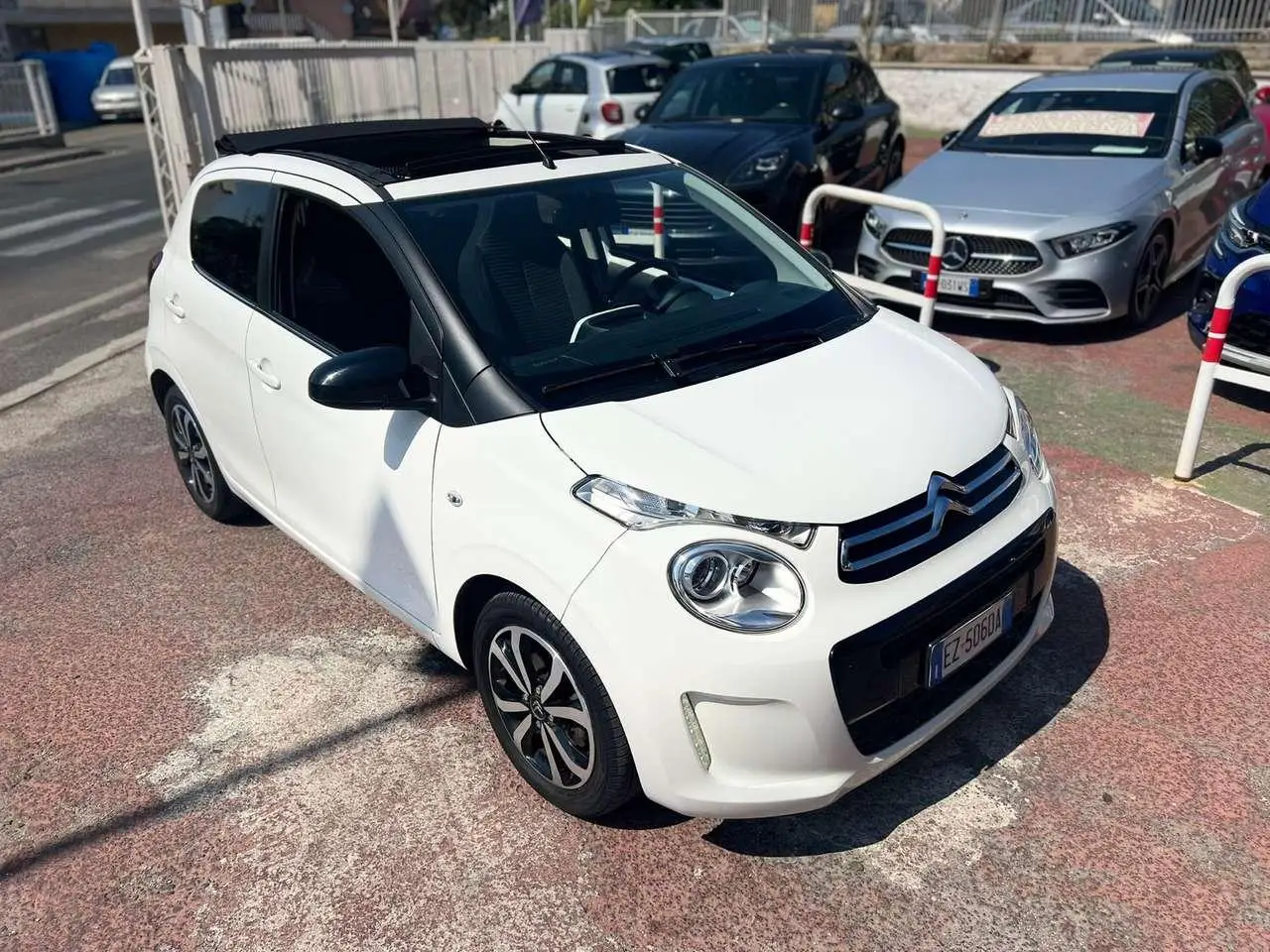 Photo 1 : Citroen C1 2015 Essence