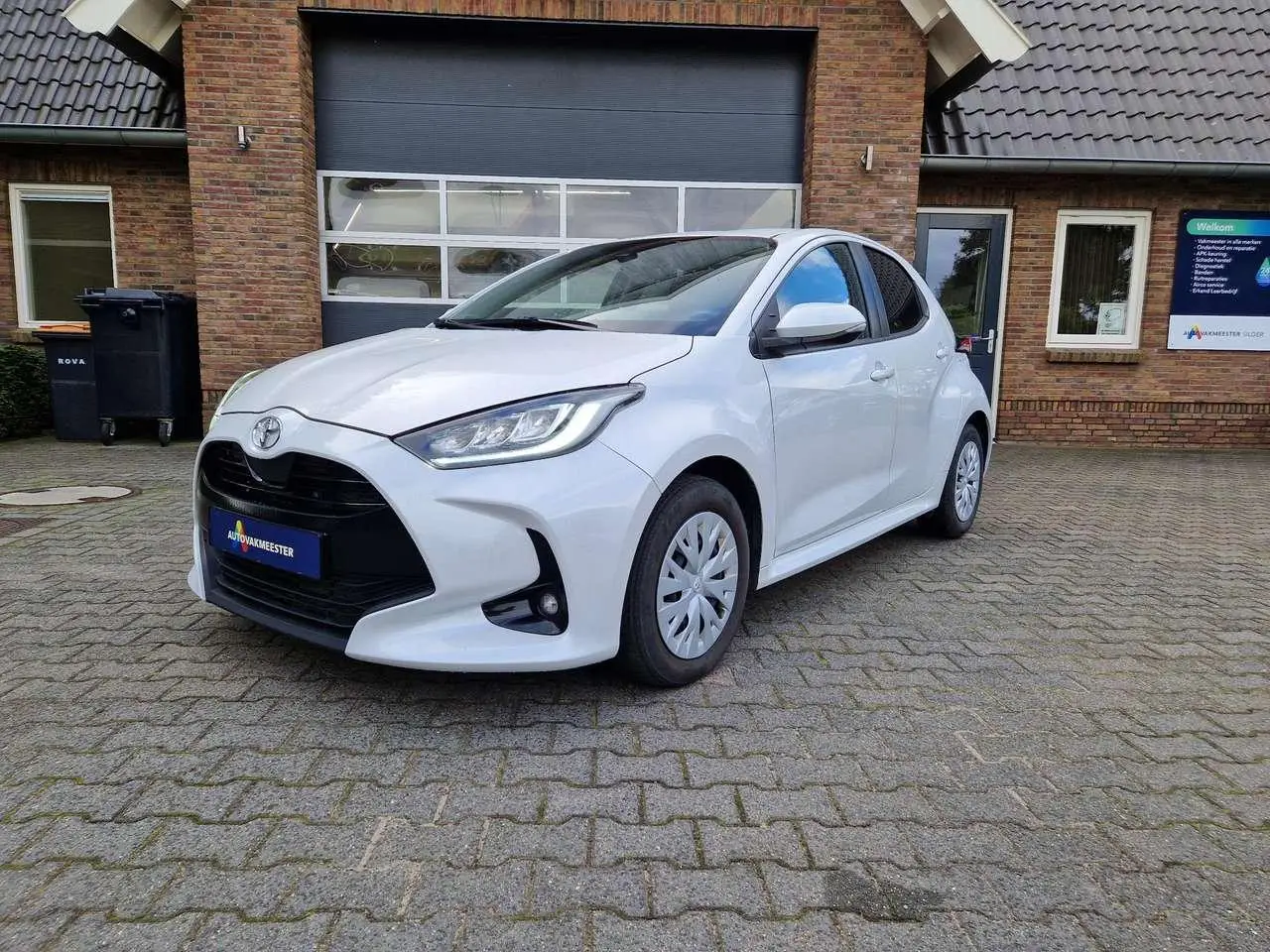 Photo 1 : Toyota Yaris 2021 Petrol