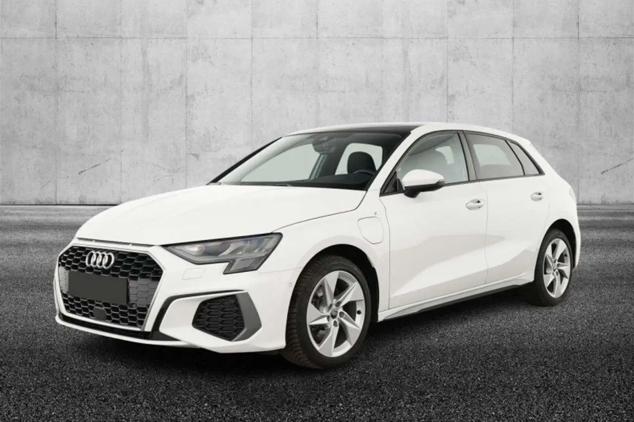 Photo 1 : Audi A3 2021 Hybride