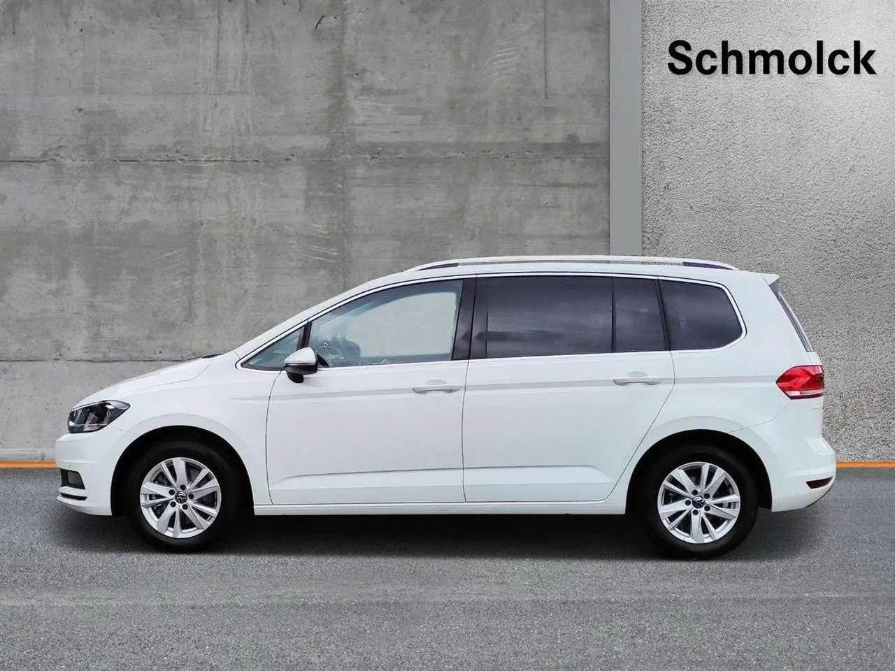 Photo 1 : Volkswagen Touran 2024 Petrol