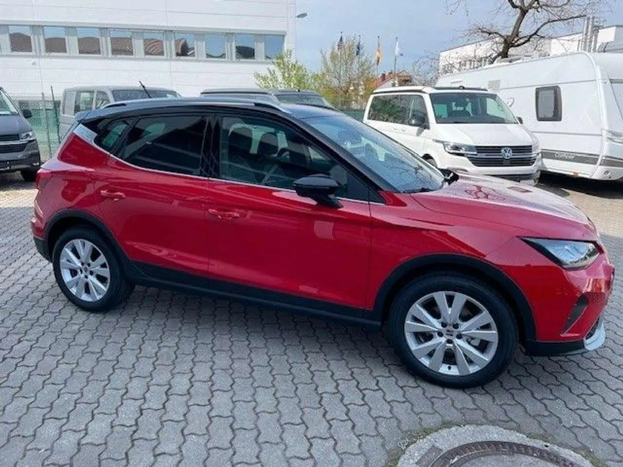 Photo 1 : Seat Arona 2024 Petrol