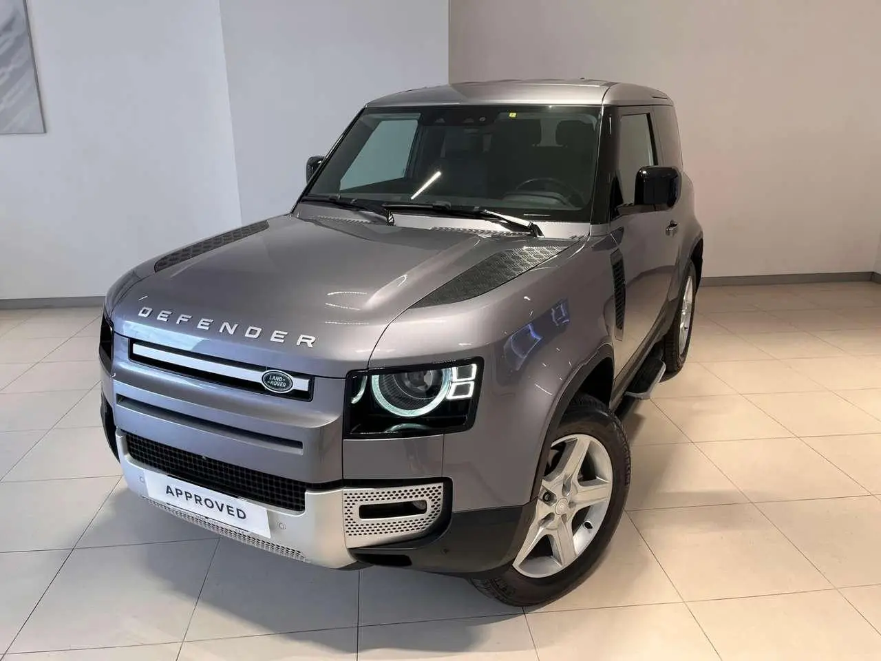 Photo 1 : Land Rover Defender 2023 Hybrid