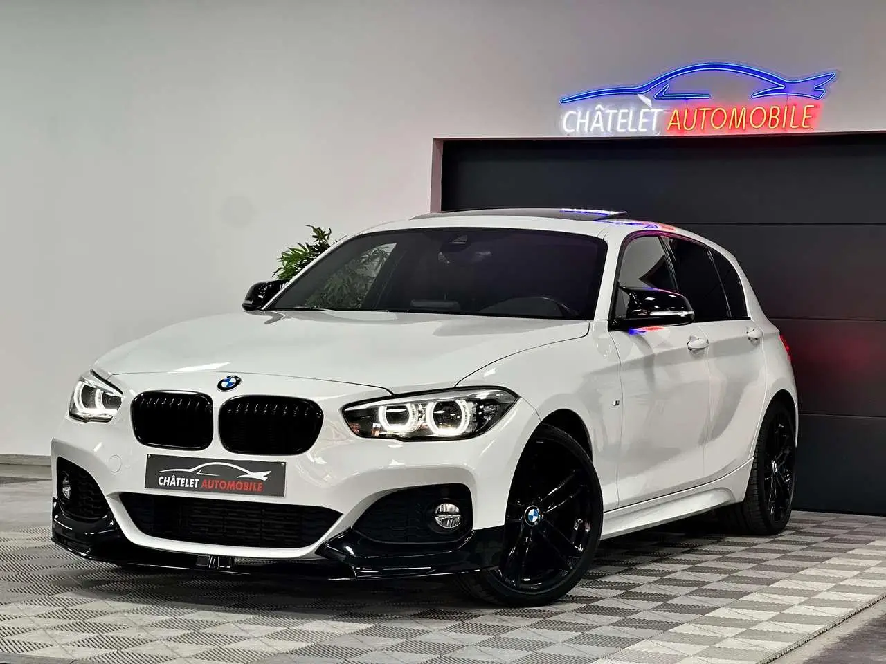 Photo 1 : Bmw Serie 1 2018 Essence