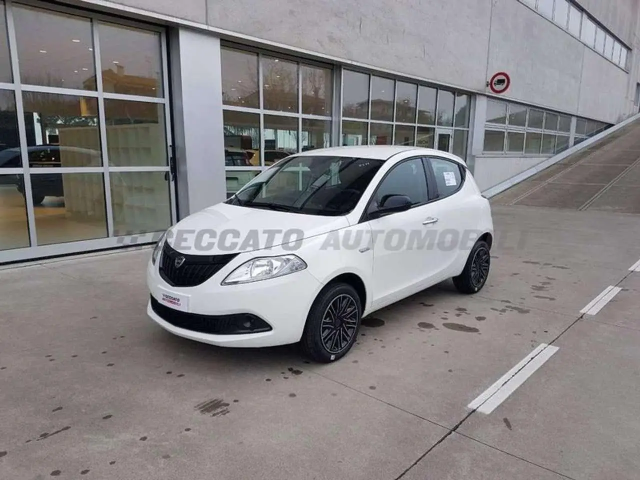 Photo 1 : Lancia Ypsilon 2024 Hybride