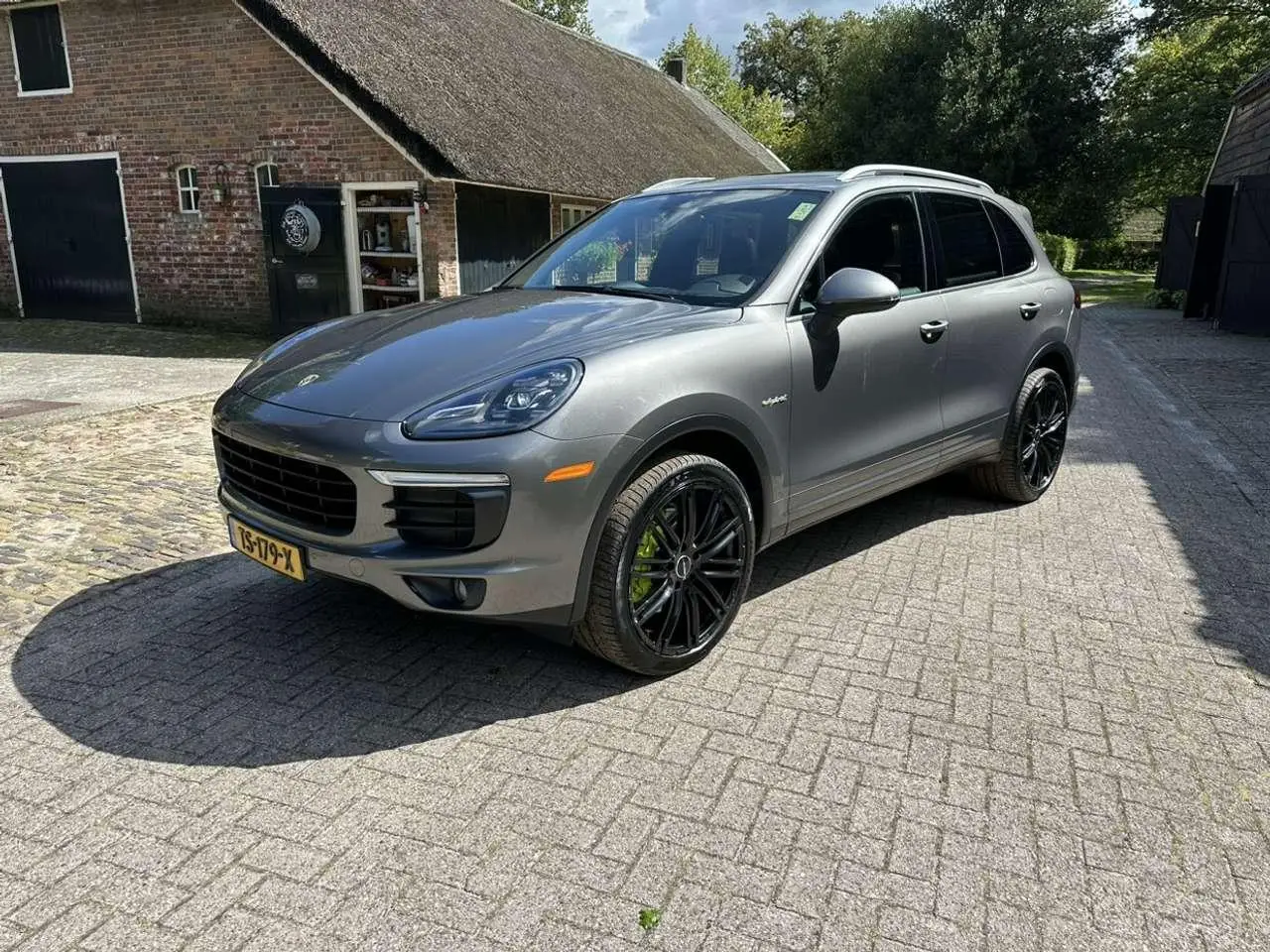 Photo 1 : Porsche Cayenne 2015 Hybrid