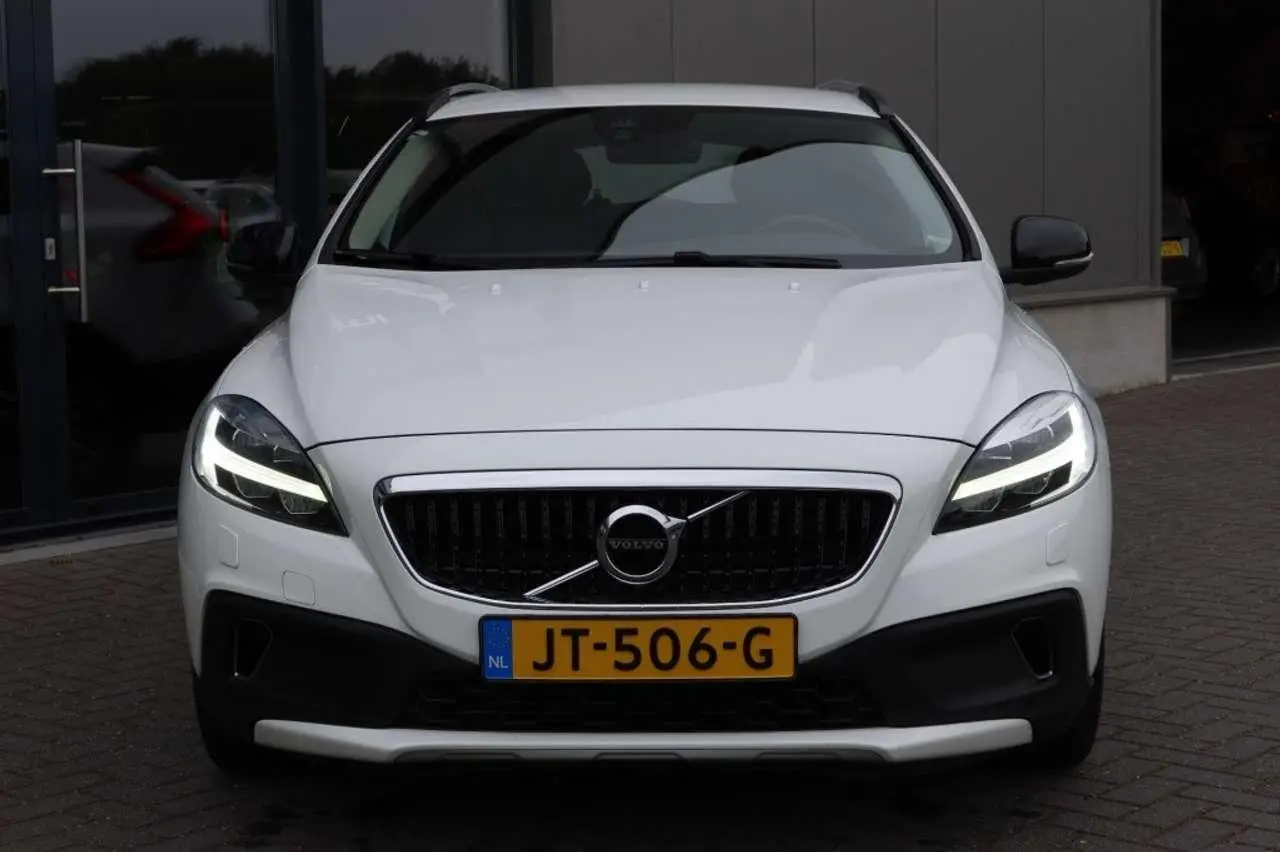 Photo 1 : Volvo V40 2016 Petrol