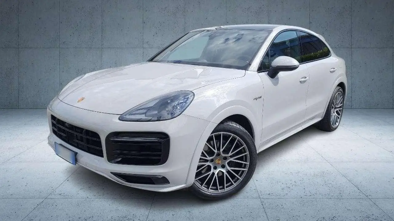 Photo 1 : Porsche Cayenne 2023 Hybrid