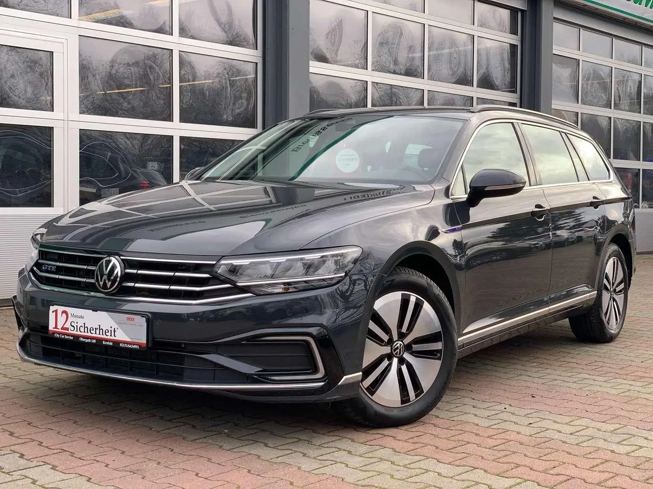 Photo 1 : Volkswagen Passat 2020 Hybrid