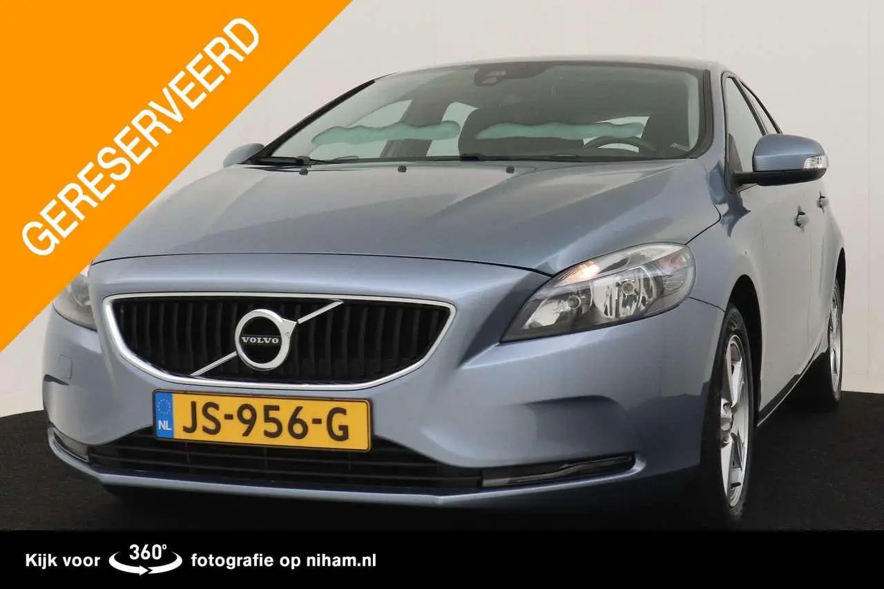 Photo 1 : Volvo V40 2016 Petrol