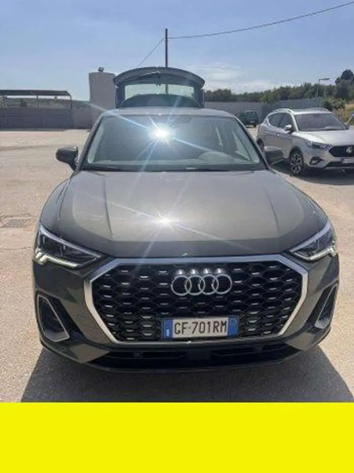 Photo 1 : Audi Q3 2021 Autres