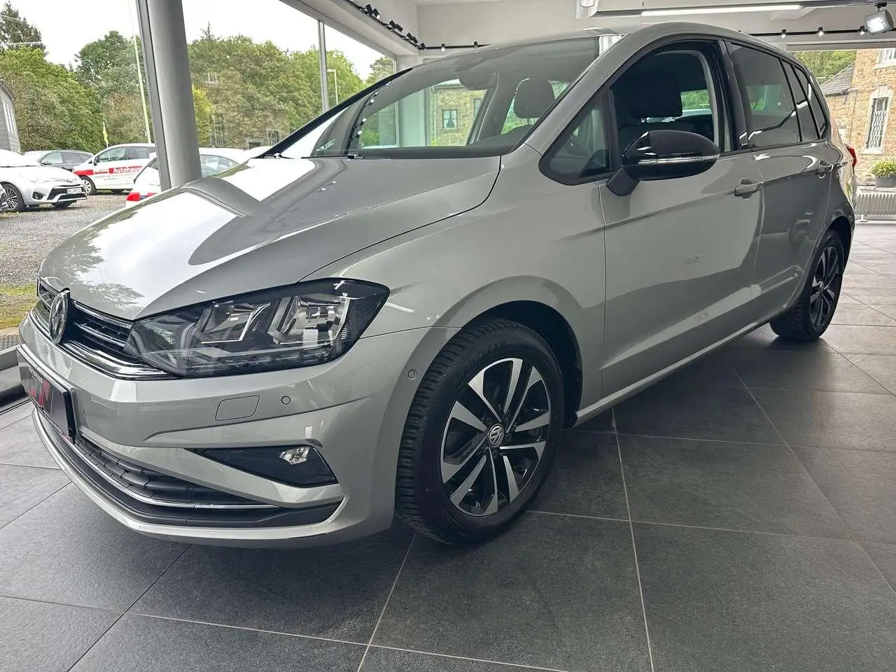 Photo 1 : Volkswagen Golf 2019 Petrol