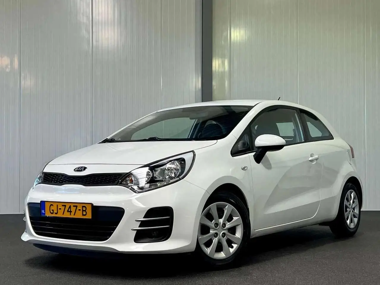 Photo 1 : Kia Rio 2015 Petrol