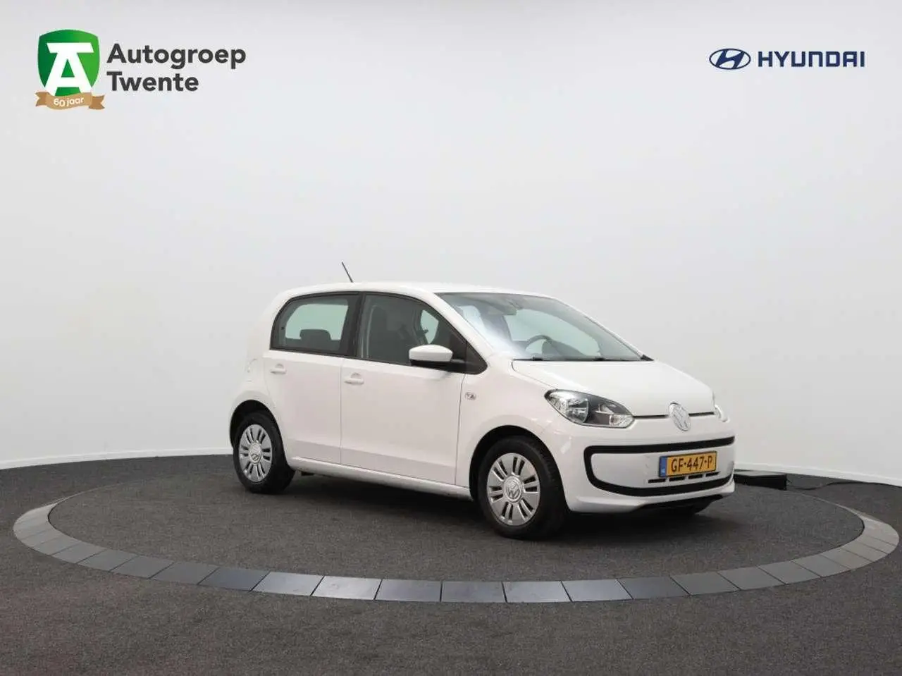 Photo 1 : Volkswagen Up! 2015 Petrol