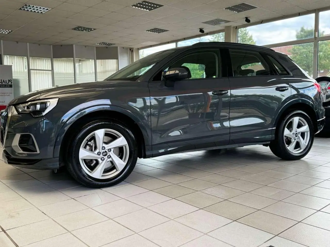 Photo 1 : Audi Q3 2021 Essence