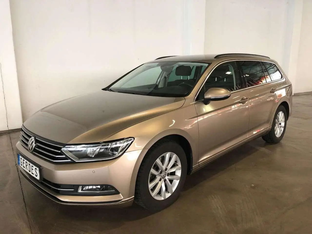 Photo 1 : Volkswagen Passat 2016 Petrol