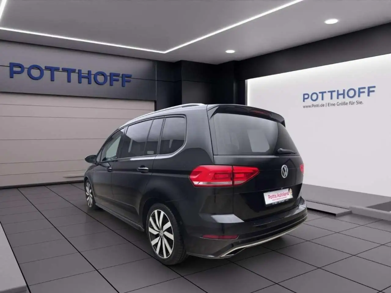 Photo 1 : Volkswagen Touran 2020 Essence