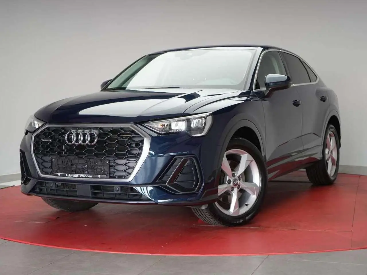 Photo 1 : Audi Q3 2020 Essence