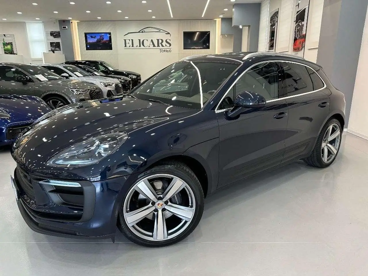 Photo 1 : Porsche Macan 2022 Petrol