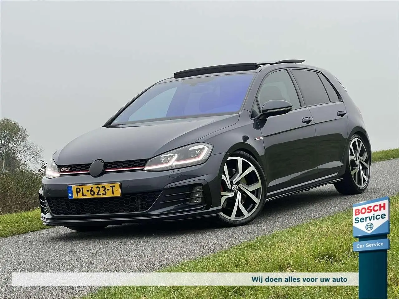 Photo 1 : Volkswagen Golf 2017 Petrol