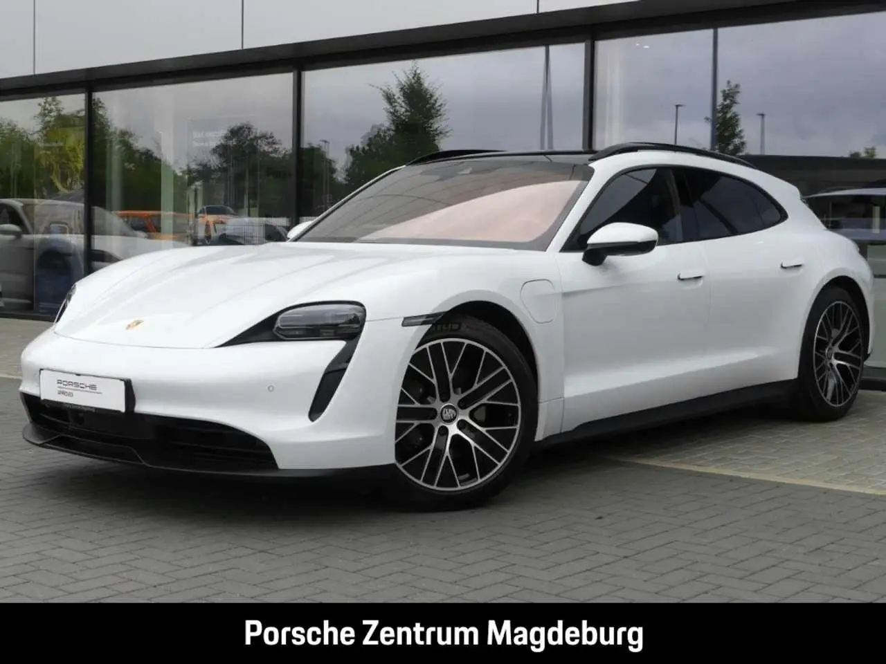 Photo 1 : Porsche Taycan 2023 Électrique