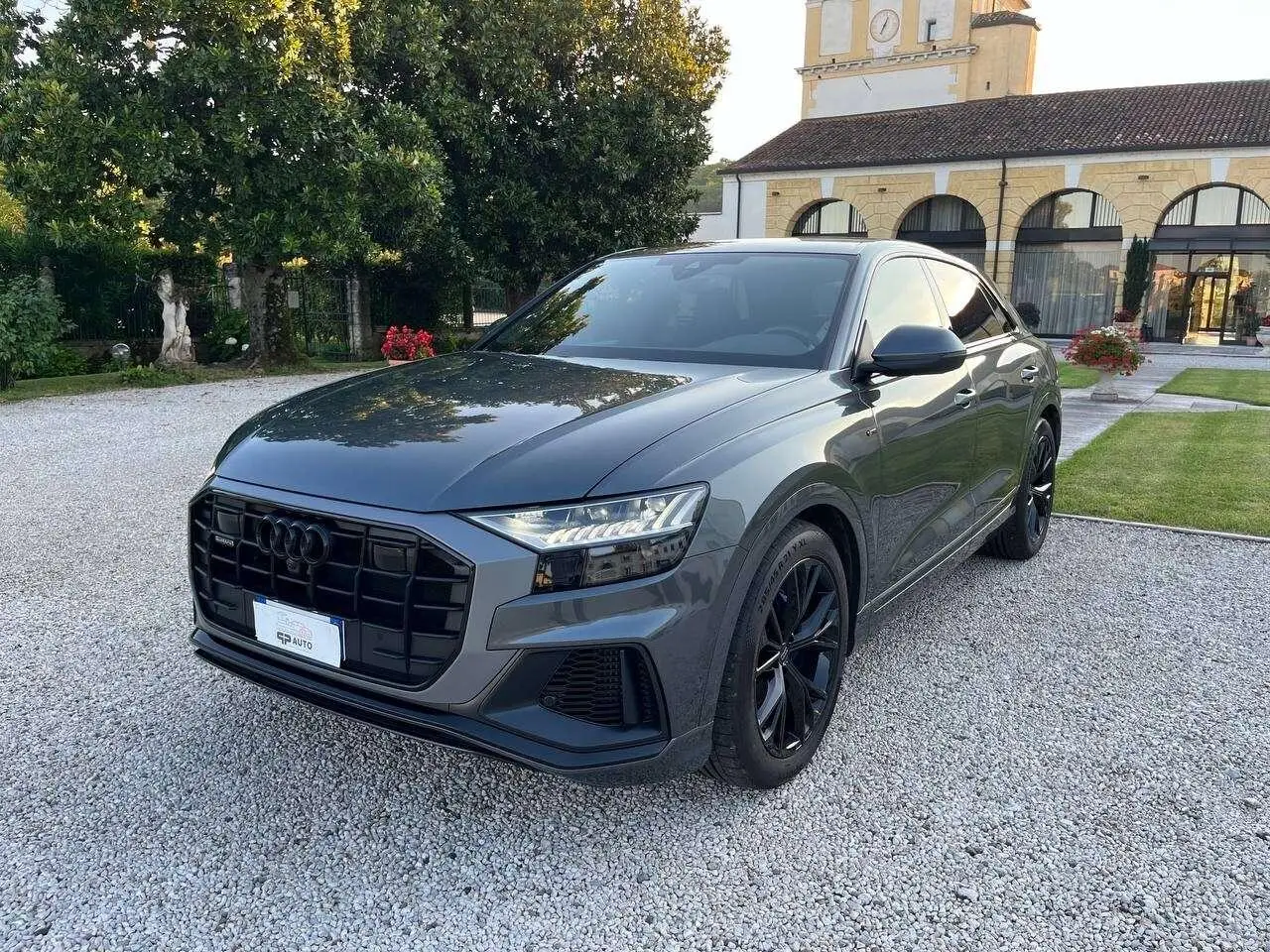 Photo 1 : Audi Q8 2022 Hybride