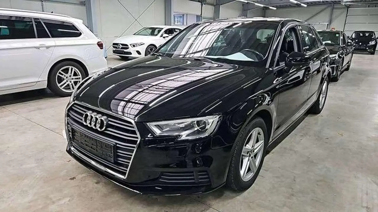 Photo 1 : Audi A3 2019 Essence