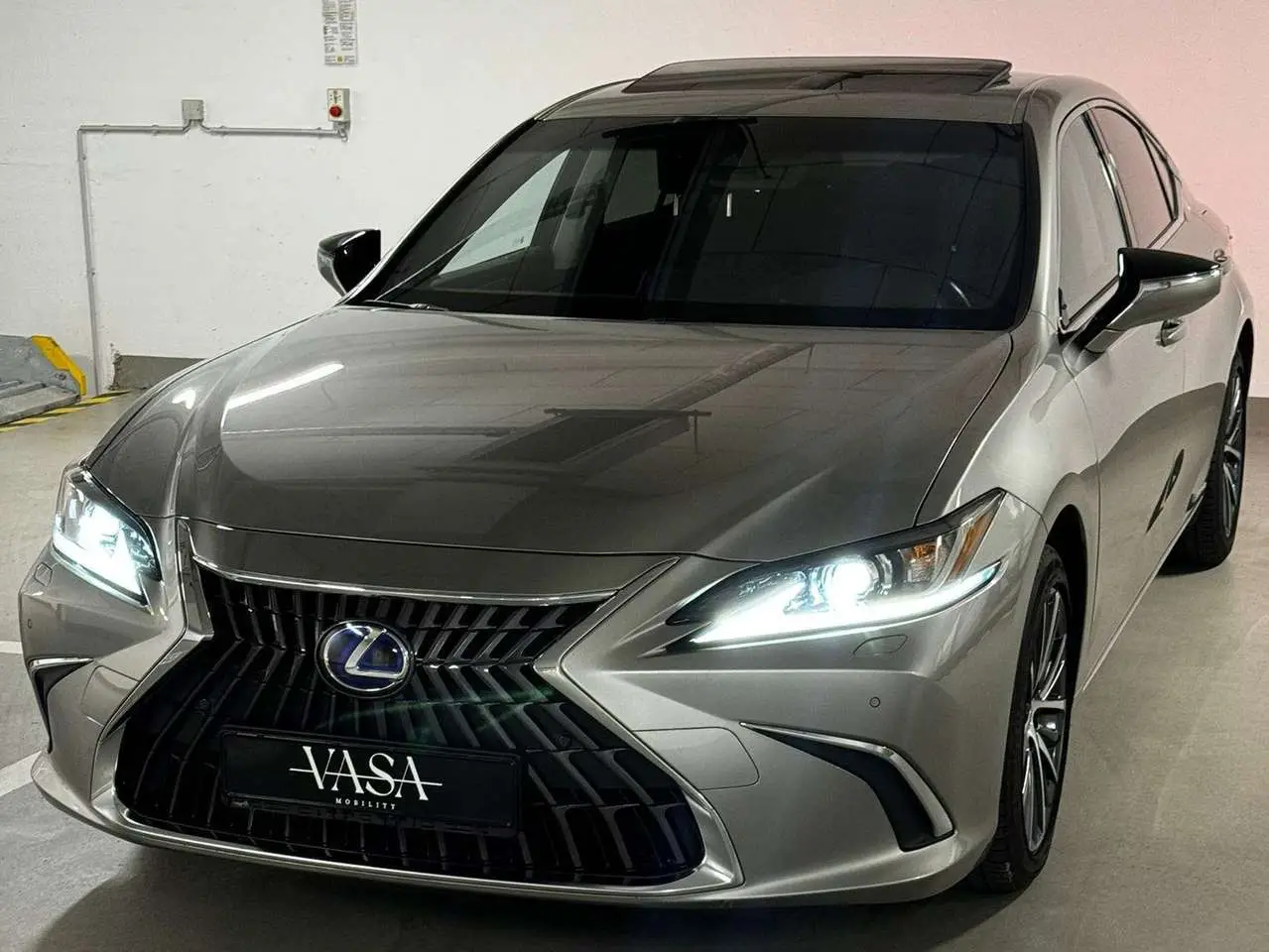 Photo 1 : Lexus Es 2022 Hybride