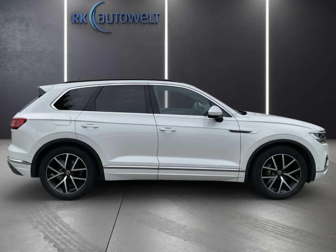 Photo 1 : Volkswagen Touareg 2023 Diesel