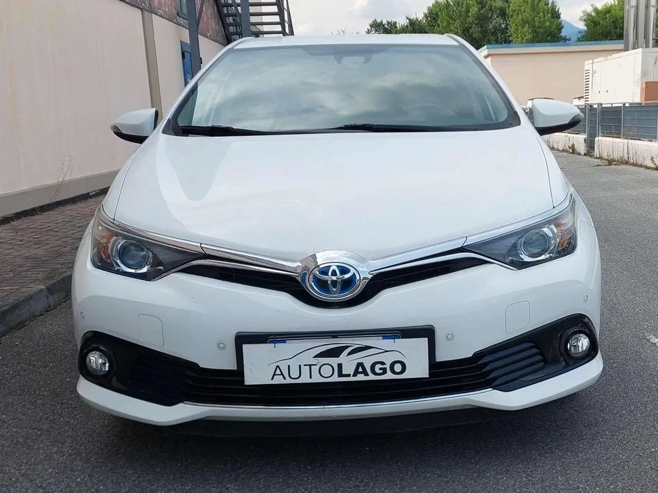 Photo 1 : Toyota Auris 2015 Hybrid