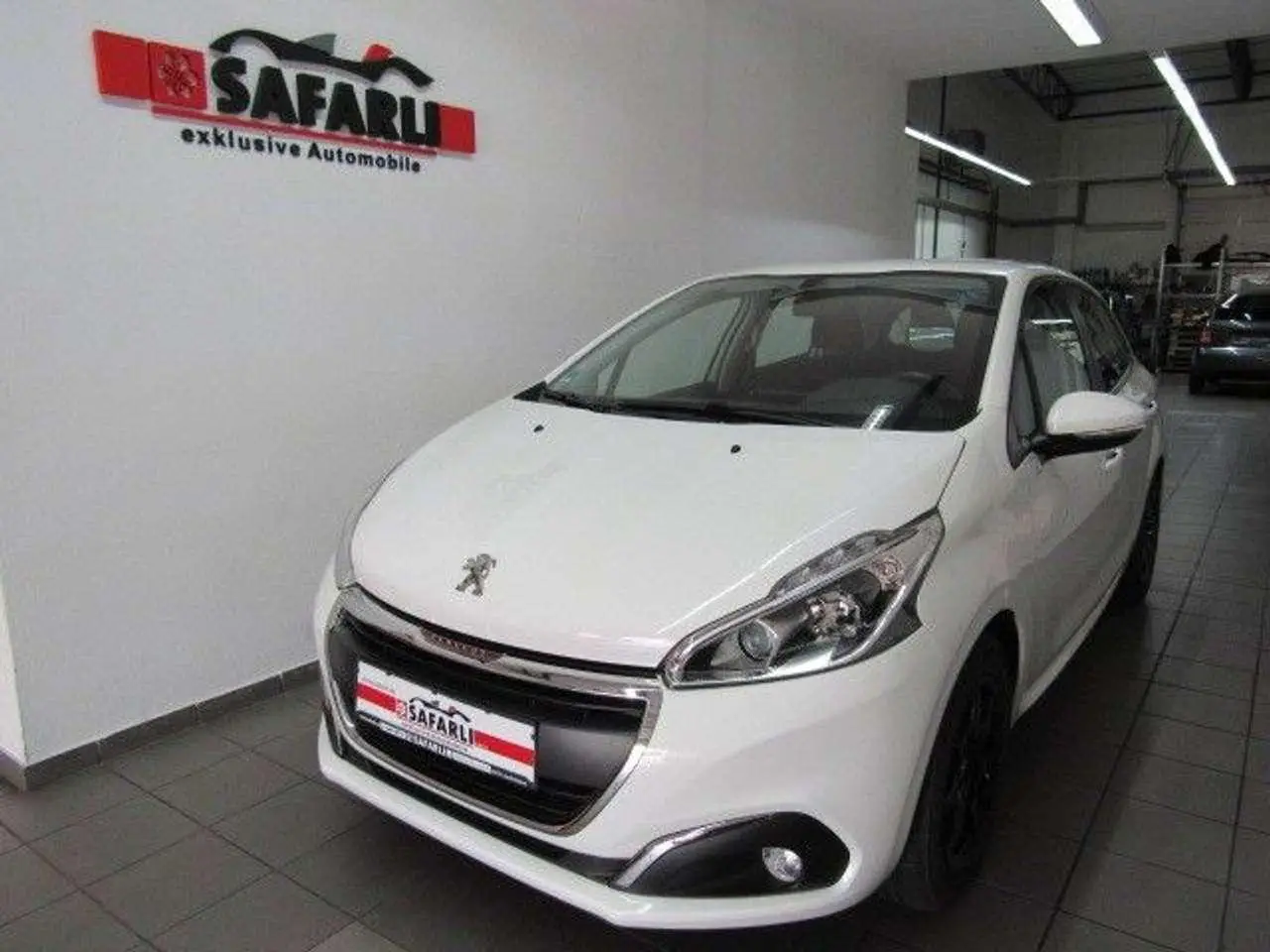 Photo 1 : Peugeot 208 2019 Petrol