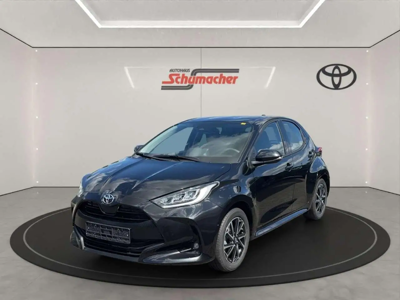 Photo 1 : Toyota Yaris 2023 Petrol