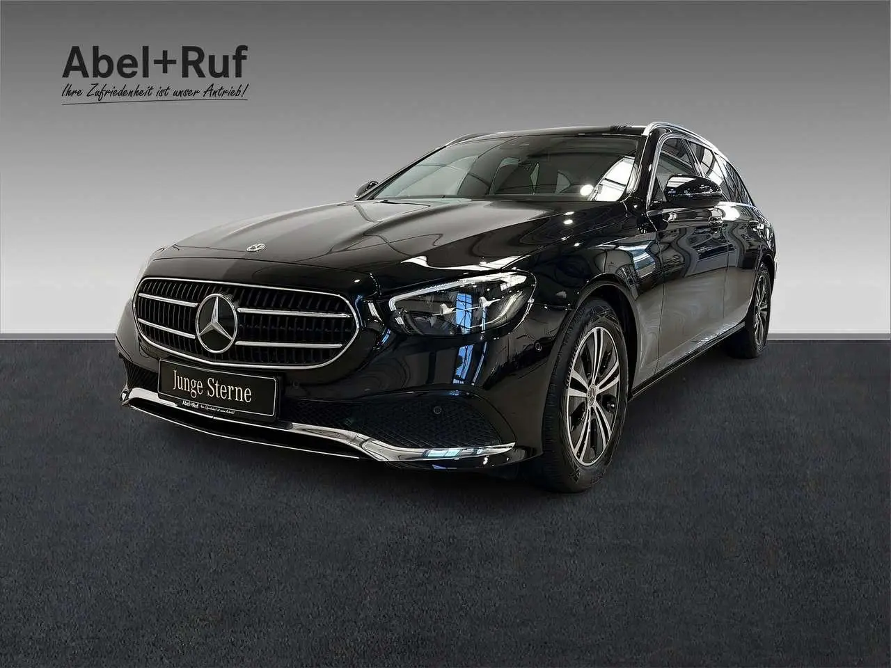 Photo 1 : Mercedes-benz Classe E 2023 Petrol