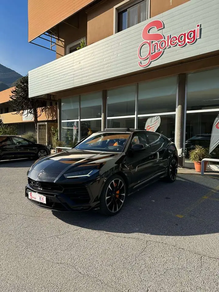 Photo 1 : Lamborghini Urus 2019 Petrol