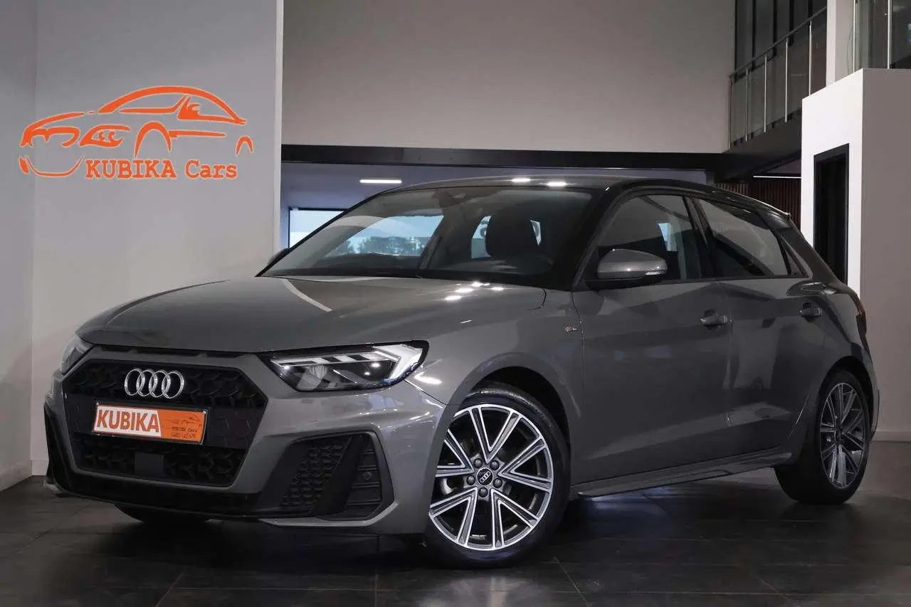 Photo 1 : Audi A1 2021 Essence