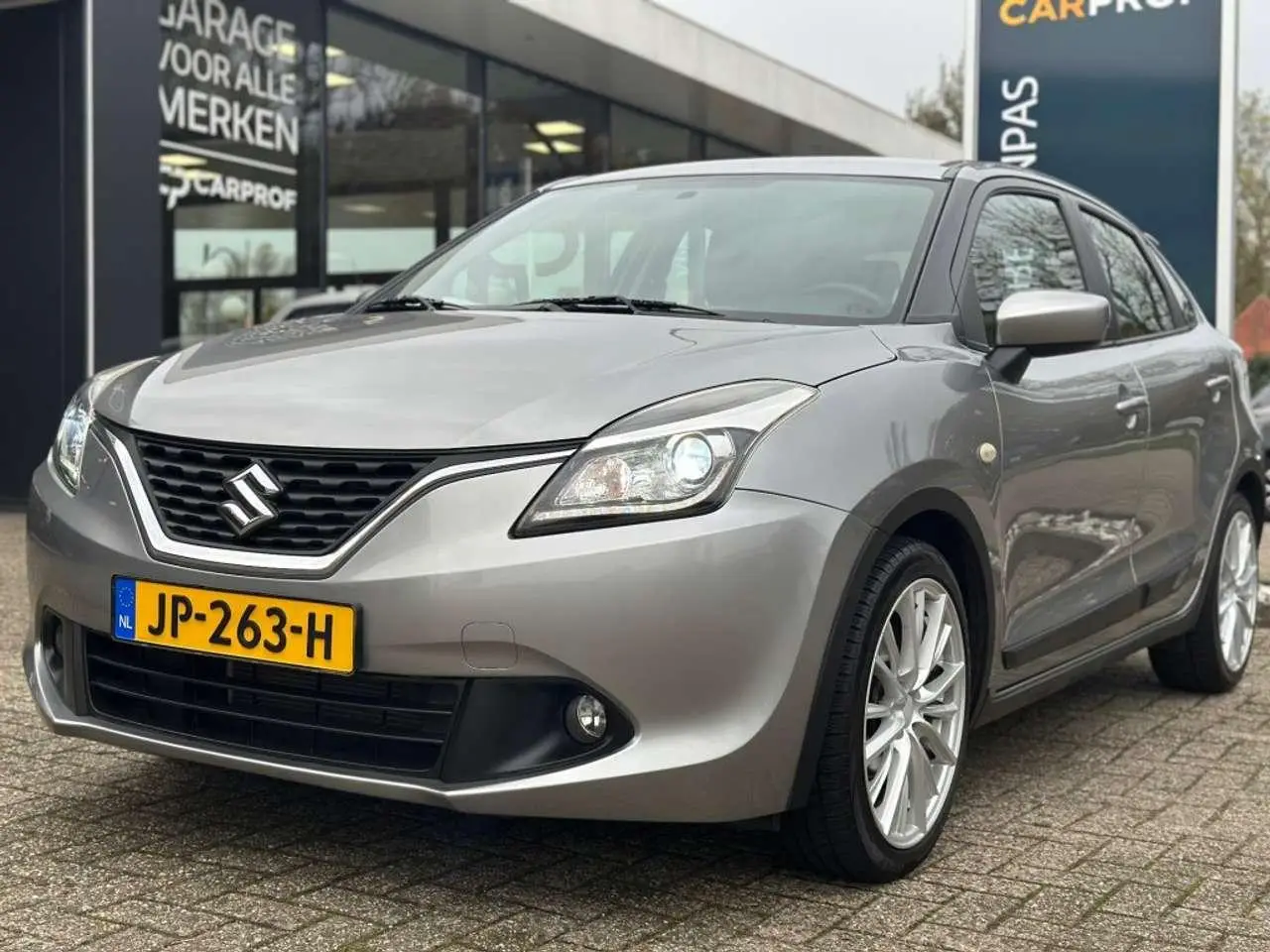 Photo 1 : Suzuki Baleno 2016 Petrol