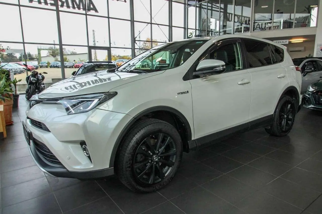 Photo 1 : Toyota Rav4 2016 Hybride