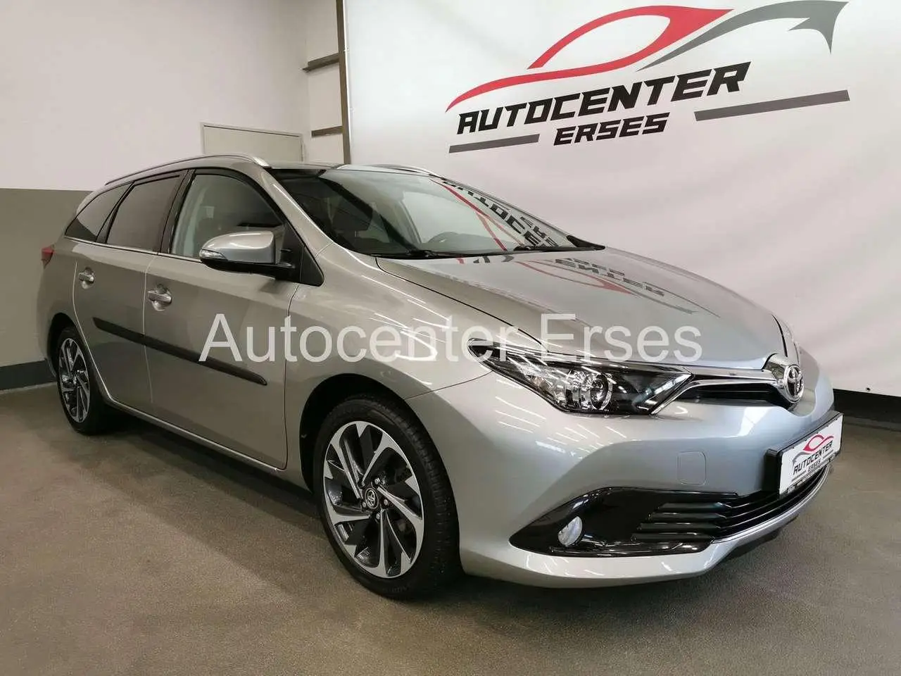 Photo 1 : Toyota Auris 2016 Petrol