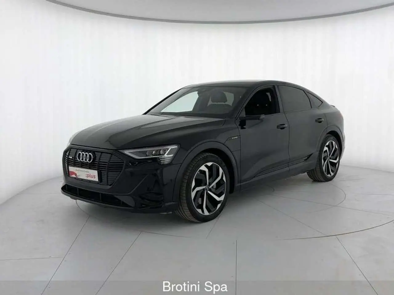 Photo 1 : Audi E-tron 2021 Électrique